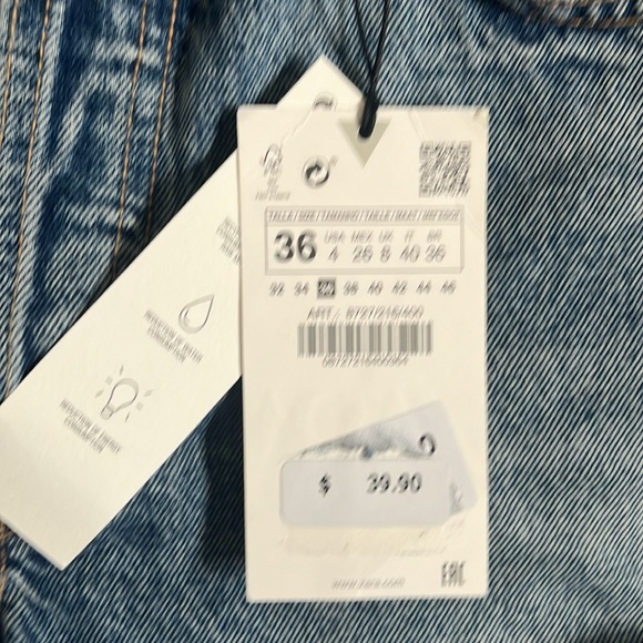 Zara high rise shorts. These have never been worn before and still has the tag - Picture 3 of 3